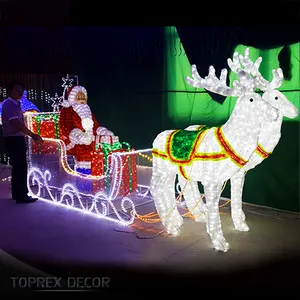 O trenó exterior do santa do metal da iluminação decorativa conduziu a luz do Natal com santa e cervos do Natal da rena com trenó