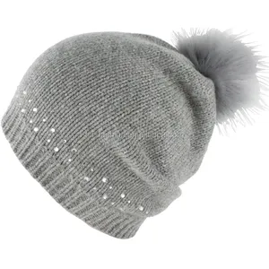 CPC Bonnet tricoté avec pompon en strass pour femmes