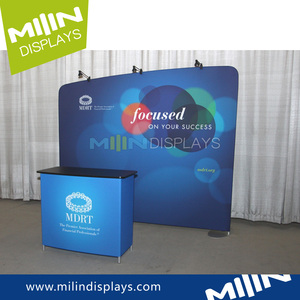 Banner e Supporto Personalizzati 8x8ft, Fondale Ripetibile e Retrattile - Product Image 6