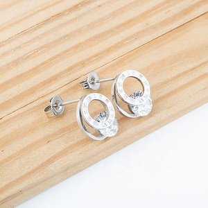 <span class=keywords><strong>Orecchini</strong></span> da Donna 2026, Moda Femminile in <span class=keywords><strong>Acciaio</strong></span> Inossidabile con Numeri Romani e Grandi Diamanti per Ragazze - Product Image 4