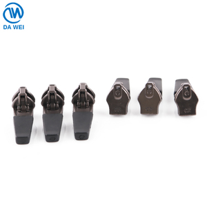 Personalizado de alta calidad de metal Dawei marca fábrica al por mayor #3 Nylon resorte deslizador tirador de cremallera Auto bloqueo sin níquel para bolsas - Product Image 3
