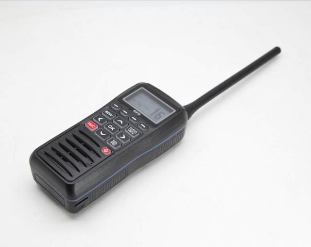 Handheld Waterproof VHF Marine for Radio Built-In GPS DSC MOB Floats Flashes Alarm Vibration Draining Functions for Boating