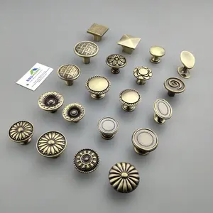 Top Saling Zinc Alloy Old Brass Antique Kitchen Cabinet Knurled Antique Brass Round Knob Drawer Door Handles