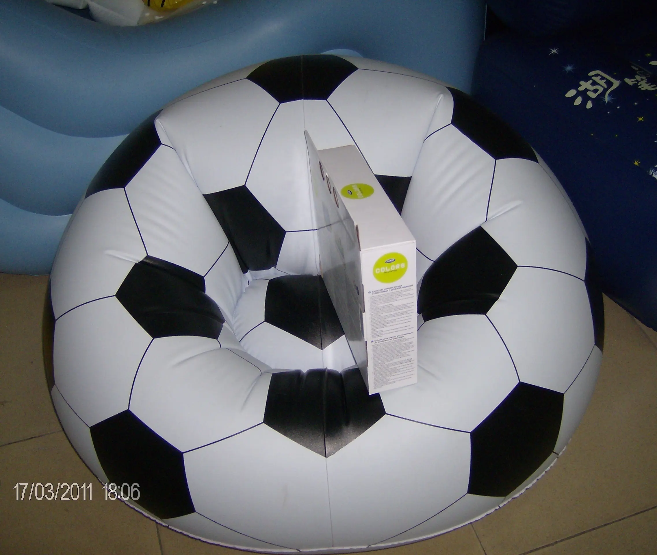 Customized inflatable football sofa chair soccer shaped air sofa for promotion