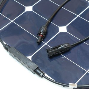 Panneau solaire semi-flexible 50W 12V <span class=keywords><strong>pour</strong></span> voiture, véhicule, <span class=keywords><strong>camping</strong></span>-<span class=keywords><strong>car</strong></span>, <span class=keywords><strong>chargeur</strong></span> <span class=keywords><strong>de</strong></span> <span class=keywords><strong>batterie</strong></span> - Product Image 2