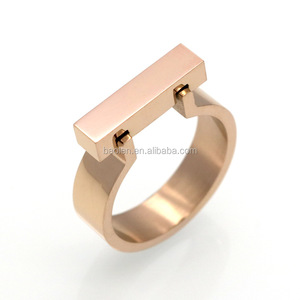 <span class=keywords><strong>Bague</strong></span> classique en acier inoxydable, forme de <span class=keywords><strong>fer</strong></span> <span class=keywords><strong>à</strong></span> <span class=keywords><strong>cheval</strong></span>, anneau plat, marque, punk, <span class=keywords><strong>bague</strong></span> d'amour, couleur or, forme carrée, pour femmes - Product Image 3