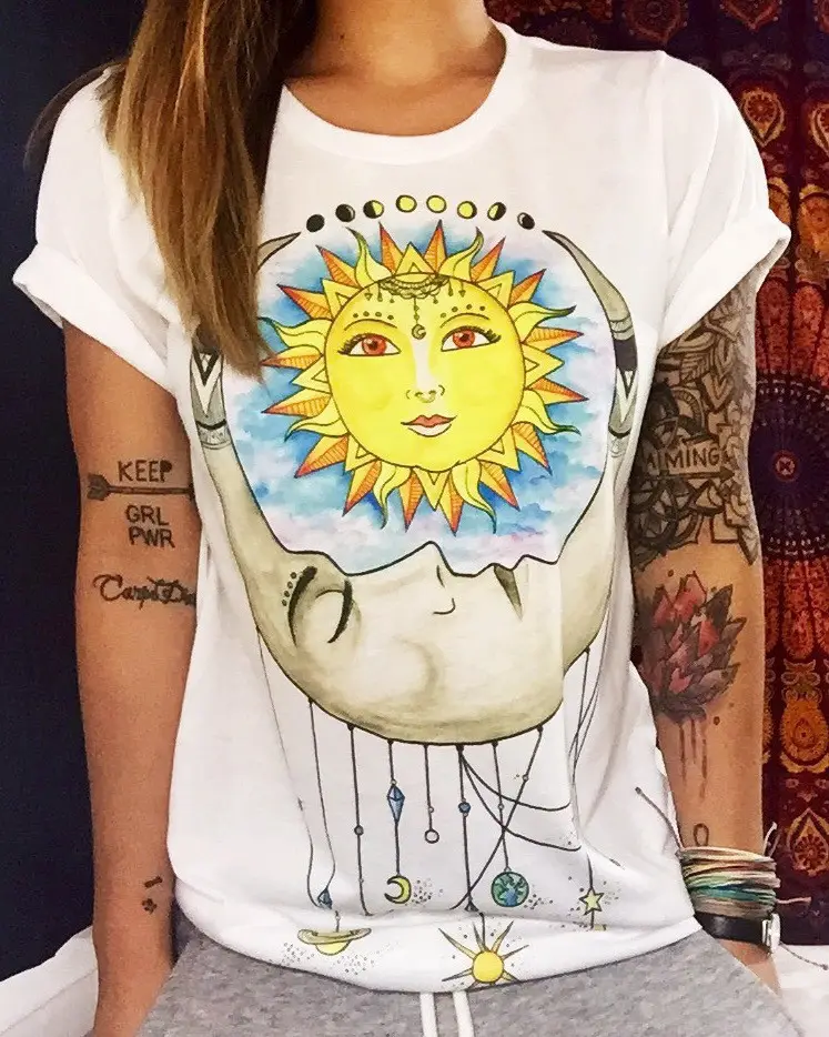 T-shirt imprimé Graffiti pour femme, haut d'été à la mode, soleil et lune, grande taille