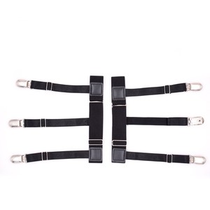 Ceinture de maintien pour chemises pour hommes avec pince de verrouillage antidérapante. Jambe repliée sur la cuisse. - Product Image 2
