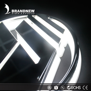 ตราสัญลักษณ์รถยนต์โลหะ 3 มิติ แบบกำหนดเองของ Brandnewsign พร้อมไฟส่องสว่าง โครเมียม โลโก้รถยนต์ กล่องไฟสุญญากาศ ป้ายไฟ LED 3 มิติ - Product Image 2
