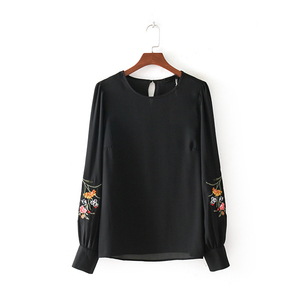Nuovo modello di donna top a manica lunga del ricamo <span class=keywords><strong>fantasia</strong></span> bianco <span class=keywords><strong>camicette</strong></span> - Product Image 6