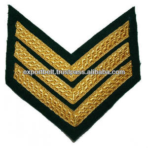 Vente en gros Écusson de rang Chevron sur tissu sergé brodé à la main or feuille d'érable avec rayures Écusson de cérémonie Chevron - Product Image 2