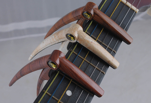 Capo de <span class=keywords><strong>guitare</strong></span> en bois de dernière conception, accessoires pour instruments à cordes acoustiques et électriques, avec ressort à mémoire de forme - Product Image 6