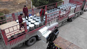 <span class=keywords><strong>Olio</strong></span> <span class=keywords><strong>essenziale</strong></span> <span class=keywords><strong>di</strong></span> corteccia <span class=keywords><strong>di</strong></span> <span class=keywords><strong>cannella</strong></span> sfuso <span class=keywords><strong>di</strong></span> <span class=keywords><strong>olio</strong></span> <span class=keywords><strong>di</strong></span> cassia naturale puro al 100% per saponi, candele e aromaterapia fai da te - Product Image 5