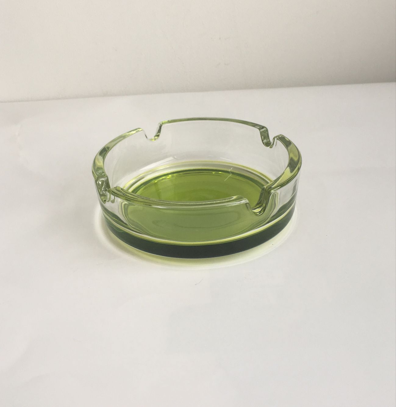 Hot sale 2021 Cheap round clear glass ashtray