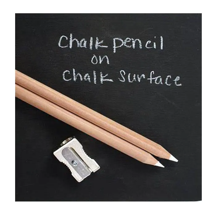 Ofis ve okul beyaz tebeşir kalemler yazı tahtası