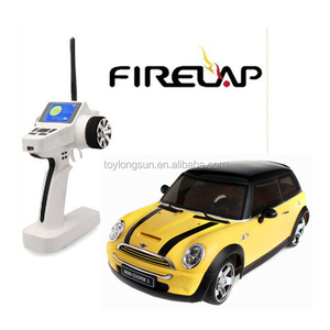 <span class=keywords><strong>Mini</strong></span> Cooper RC Car 4WD Firelap <span class=keywords><strong>Mini</strong></span> RC Jouet de contrôle radio de voiture à la dérive avec câble USB inclus Matériau métallique - Product Image 2