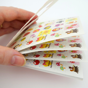 <span class=keywords><strong>Livre</strong></span> d'autocollants pour enfants personnalisé, durable, avec design de dessins animés, vernissage brillant, autocollants imprimés offset pour la décoration des fêtes - Product Image 1