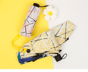 Belle impression <span class=keywords><strong>protection</strong></span> <span class=keywords><strong>Anti</strong></span> <span class=keywords><strong>UV</strong></span> 5 parapluie de poche pliant ultra léger étui à Capsule coupe-vent Mini parapluie <span class=keywords><strong>Parasol</strong></span> pour dame - Product Image 2