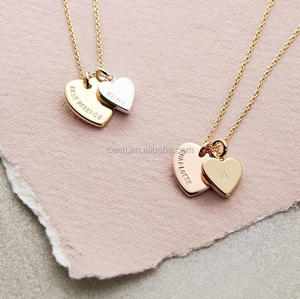 Collana con Ciondolo a Doppio Cuore Personalizzata con Messaggio Inciso, Nome o Iniziali Personalizzabili, in Acciaio Inossidabile - Product Image 6