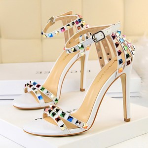 Colorful <span class=keywords><strong>Sandali</strong></span> Chaussure Talon Femme Bling di Cristallo Riflettente Sexy Di Modo Del Metallo Della Vite Prigioniera del Ribattino Scintillio Delle Donne Tacchi Alti per le Signore - Product Image 4