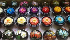 タイの彫刻石鹸花の高品質マンゴー木製コンテナ、桑紙シルクボックスの上に塗料が付いています