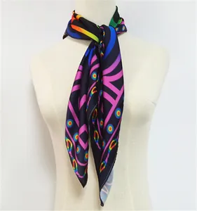 Bufandas cuadradas de seda italiana más vendidas, diseño impreso al por mayor para Europa para la temporada de primavera, Departamento de adultos