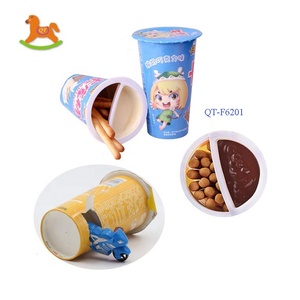 Délicieux bâtonnet de biscuit au <span class=keywords><strong>chocolat</strong></span> Star Cup avec jouet - Product Image 1