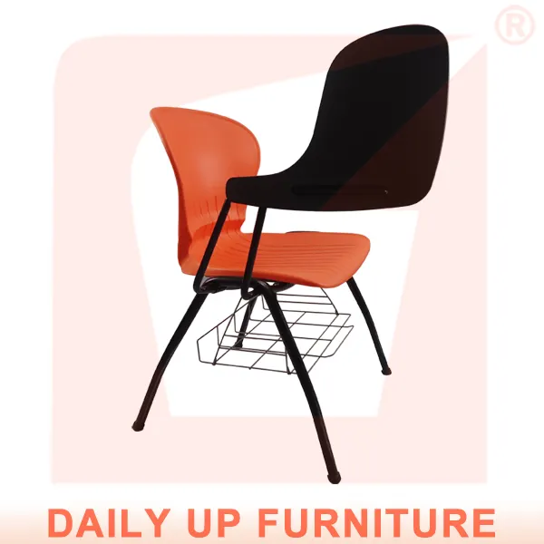 comercial sala de clase de la silla con el brazo comprimido de la escuela pila de sillas con tabletas de la escritura