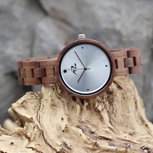 <span class=keywords><strong>Orologio</strong></span> moda coreana Logo personalizzato <span class=keywords><strong>orologio</strong></span> da <span class=keywords><strong>donna</strong></span> in <span class=keywords><strong>legno</strong></span> naturale fatto a mano al quarzo da <span class=keywords><strong>donna</strong></span> - Product Image 5