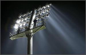 Anti-ferrugem 25m Poste de Iluminação de Alta Mastro Poligonal com Iluminação LED