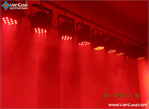 Max Dmx <span class=keywords><strong>Stan</strong></span> Éclairage de scène extérieur sans fil pleine couleur Batterie 54*3w Cob Éclairage LED étanche silencieux Par Can - Product Image 6