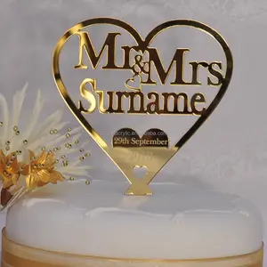 Puncak Kue Mr dan Mrs cermin berbentuk hati dipersonalisasi akrilik emas untuk pernikahan