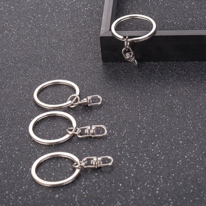 Different colours 1.5*25mm flat keyring with 8 shape hook