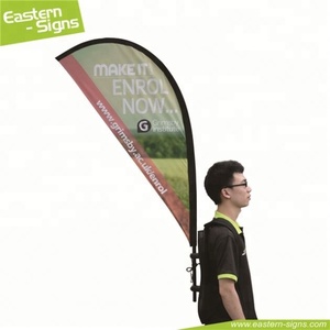 Zaino Portabandiera Personalizzato per Esterni con Asta e Bandiere Mobili - Product Image 1