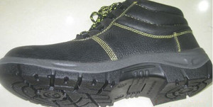 Machine à semelles de chaussures en PU avec convoyeur à 24 stations - Product Image 6