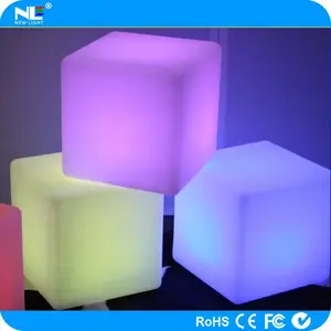 3D 便宜塑料照明 LED 户外照明立方体座椅家具出售