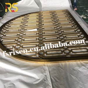 Foshan Panneaux muraux décoratifs découpés au laser en acier inoxydable <span class=keywords><strong>Panneau</strong></span> mural <span class=keywords><strong>de</strong></span> <span class=keywords><strong>séparation</strong></span> <span class=keywords><strong>de</strong></span> <span class=keywords><strong>pièce</strong></span> moderne pour hôtel - Product Image 2