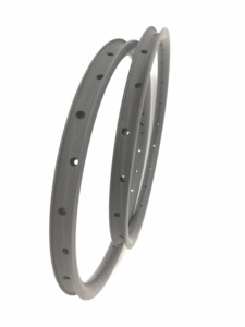 <span class=keywords><strong>Roue</strong></span> de vélo de course <span class=keywords><strong>BMX</strong></span> SoarRocs de 20 pouces avec frein à disque, largeur de 23 mm, BSD 451 mm, jante en carbone clincher UD 12K, finition mate et brillante - Product Image 3
