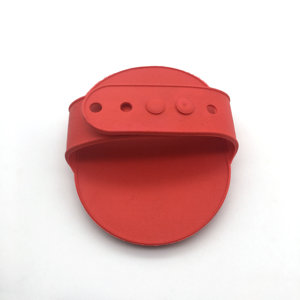 Peine de baño de animales de goma suave para perros de varios colores para masajear y acicalar con cinturón ajustable en la espalda - Product Image 3