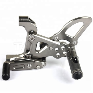 CNC Billet In Lega di Alluminio Regolabile Posteriore set Pedane Per <span class=keywords><strong>Ducati</strong></span> <span class=keywords><strong>1199</strong></span> <span class=keywords><strong>Panigale</strong></span> R - Product Image 3