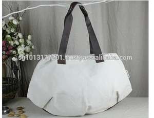 Bolso bandolera de diseño hecho a mano informal elegante para compras Categoría de producto única - Product Image 1