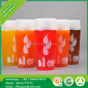 Qualité supérieure Étiquette Personnalisée Bouteille de <span class=keywords><strong>Vin</strong></span> <span class=keywords><strong>Carafe</strong></span> En Plastique Tasses Avec Couvercles - Product Image 3