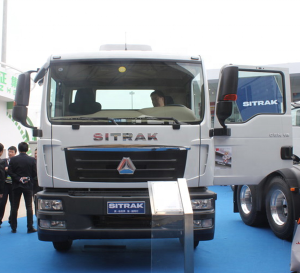 Sinotruck HOWO C5H мини Фургон Грузовик 180hp T5G 4*2 9,6 m в Камерун