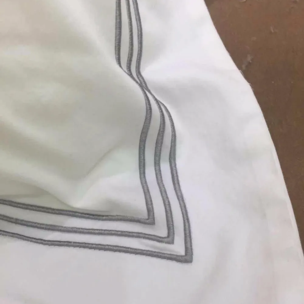 Sábana bajera 100% de algodón hecha en fábrica de China para ropa de cama para hotel y sábana plana