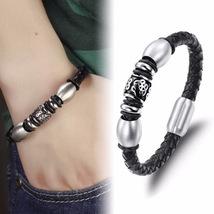 2017 Hombres Nuevo diseño de acero inoxidable Ranurado con cuentas negro trenzado cuero pulsera magnética - Product Image 4