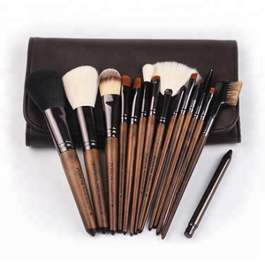 Juego de brochas de <span class=keywords><strong>maquillaje</strong></span> de etiqueta privada con mango de nogal Real de gama alta de 15 piezas, Funda de cuero <span class=keywords><strong>para</strong></span> juego de brochas de base de contorno con marrón oscuro - Product Image 1