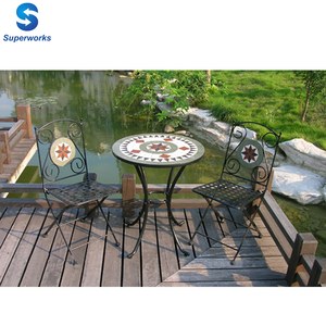 Table <span class=keywords><strong>de</strong></span> bistrot d'extérieur moderne et ensemble <span class=keywords><strong>de</strong></span> chaises pliantes en métal Mobilier <span class=keywords><strong>de</strong></span> <span class=keywords><strong>jardin</strong></span> en <span class=keywords><strong>fer</strong></span> pour cour et extérieur - Product Image 4