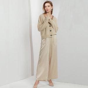 <span class=keywords><strong>Cardigan</strong></span> in tinta unita in <span class=keywords><strong>lana</strong></span> Cashmere con bottoni da <span class=keywords><strong>donna</strong></span> - Product Image 3