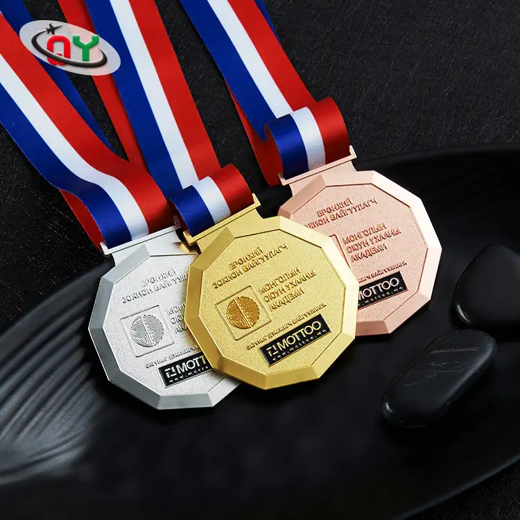 Zhongshan fabrika ucuz fiyat ODM ısmarlama Metal altın madalya hatıra güzel spor madalya ile şerit