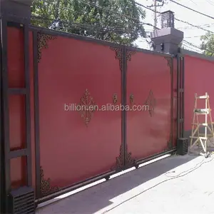 Portão de metal de ferro forjado, preço de fábrica direta com superfície de cores de pintura vermelha